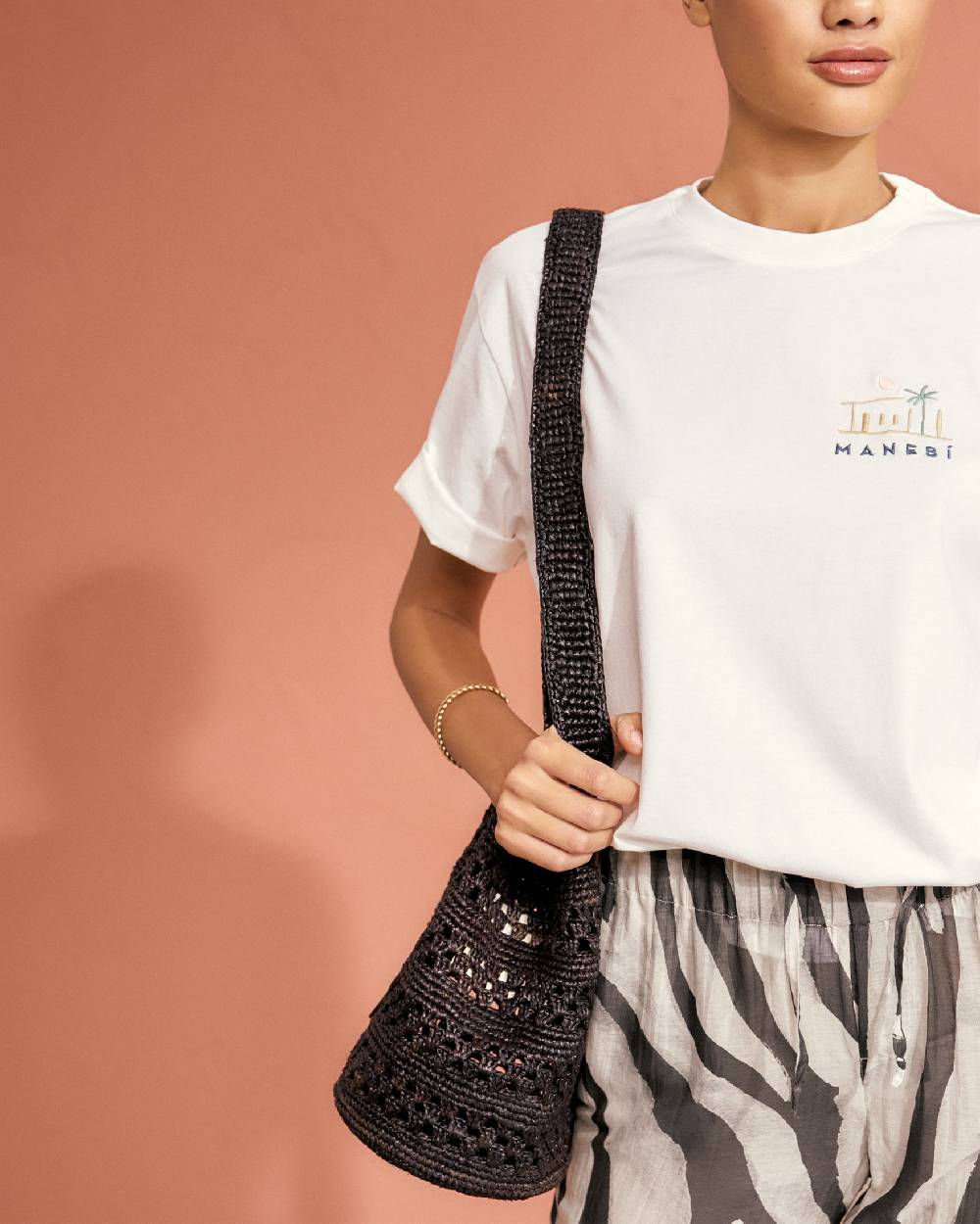 Manebí Jersey L. A. T-Shirt - Embroidered Off White \u0026 Multicolor House Embroidery Enormi sconti
