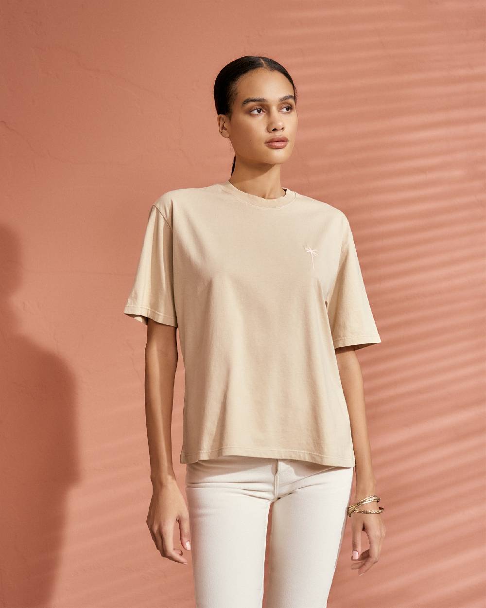Manebí Jersey L. A. T-Shirt - Embroidered Sand, Rose Embroidery \u0026 Rose Logo Back Print 50% di sconto con spedizione gratuita
