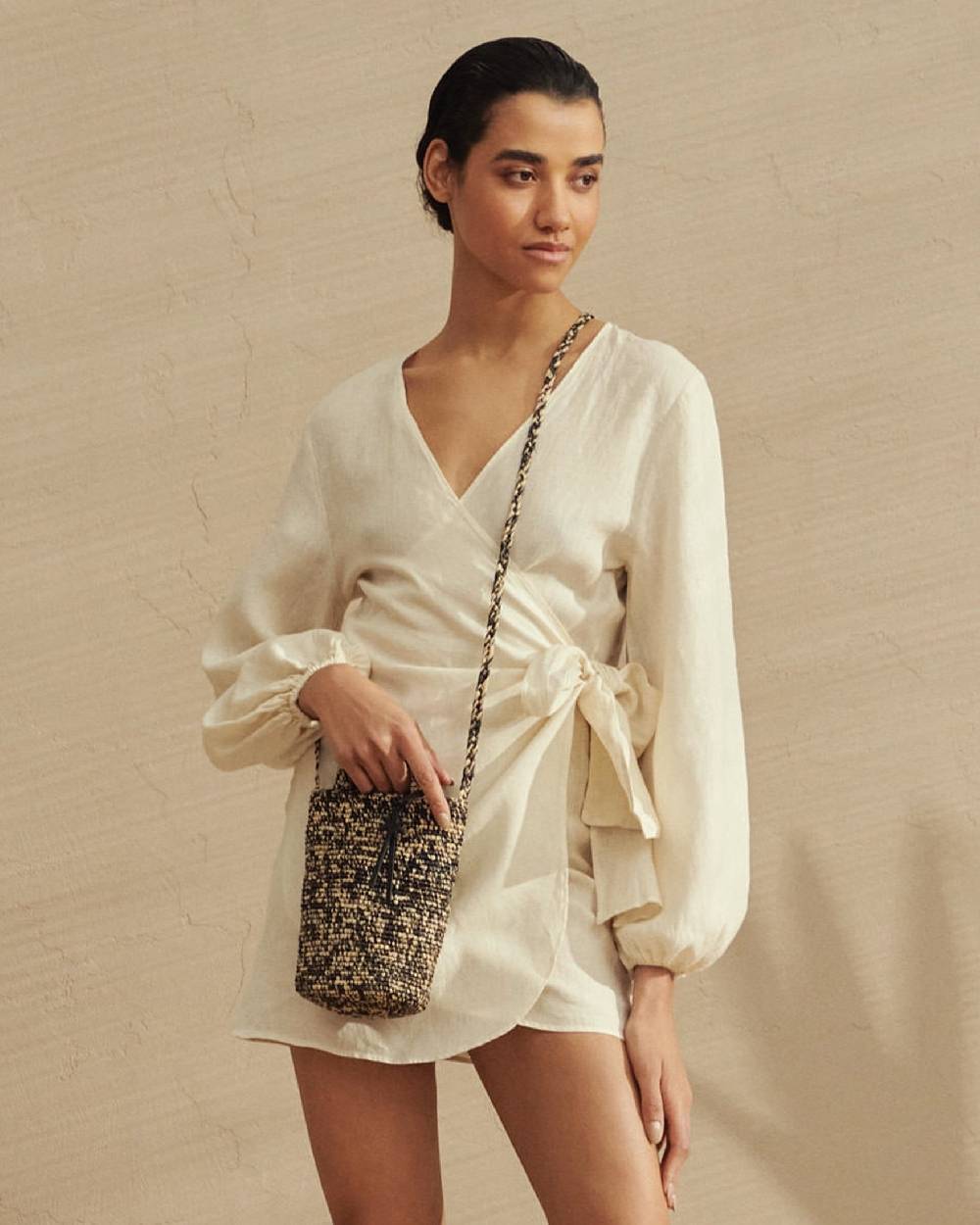 Manebí Linen Biarritz Dress - Wraparound Design Eggnog Limitato a 3 giorni