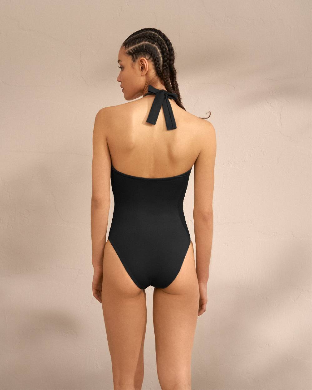 Manebí Halterneck One Piece - Soft Touch Black Sconto