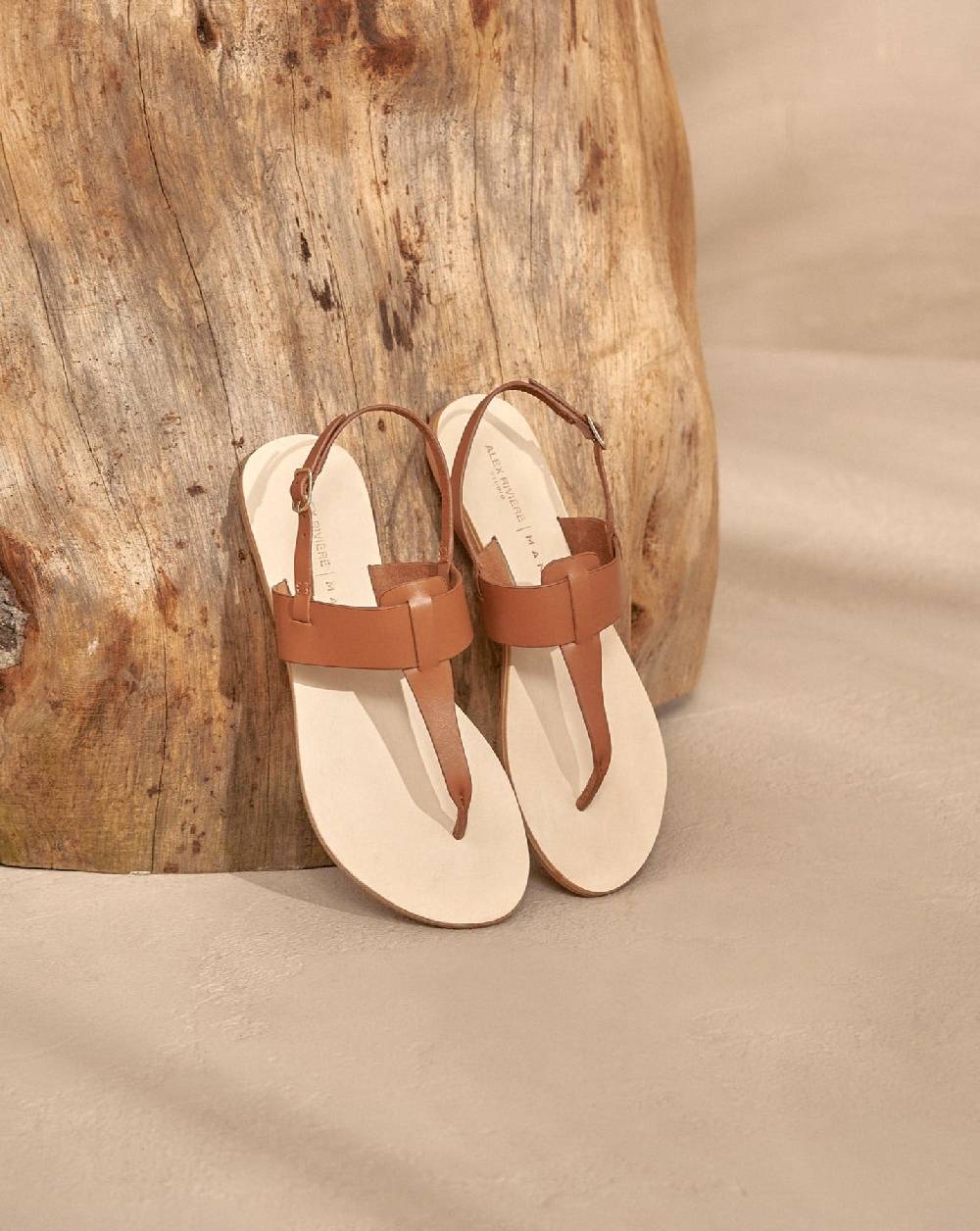Manebí Ana Leather Sandals - Thongs Tan Offerta temporanea