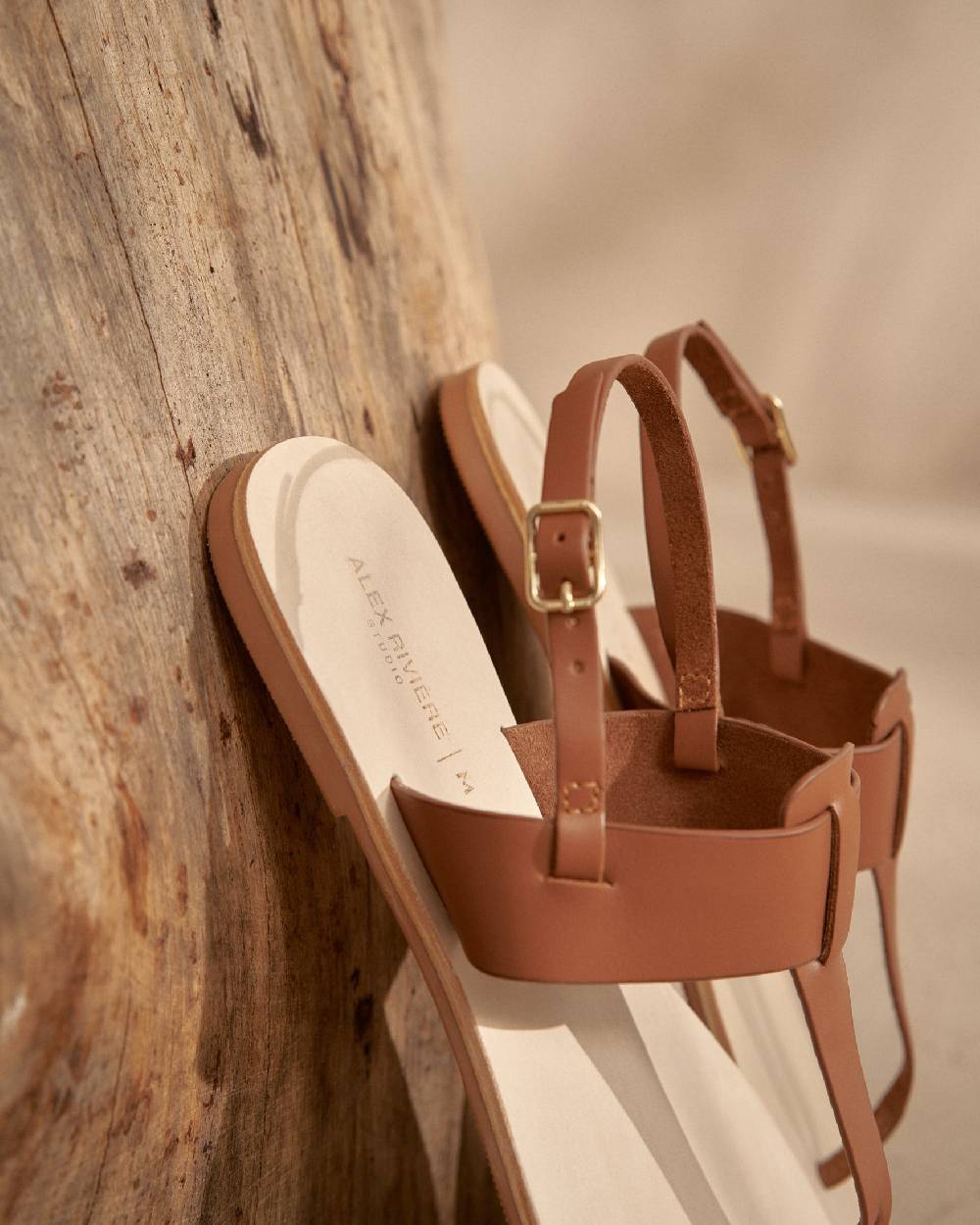 Manebí Ana Leather Sandals - Thongs Tan Offerta temporanea