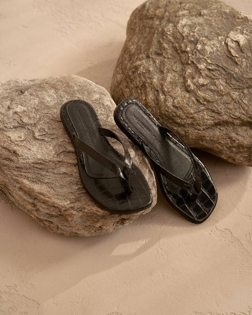 Manebí Tania Croco Embossed|Leather Sandals - Thongs Black Comprane uno, ottenene uno gratis