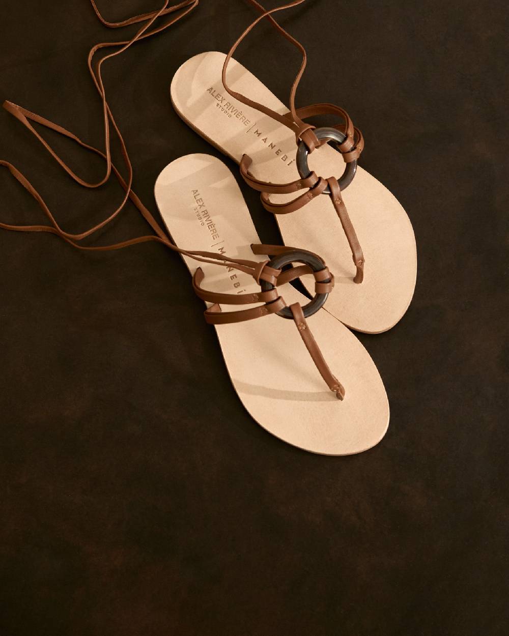 Manebí Mer Leather and Resin Lace-Up |Ring Sandals - Tan Offerte giornaliere