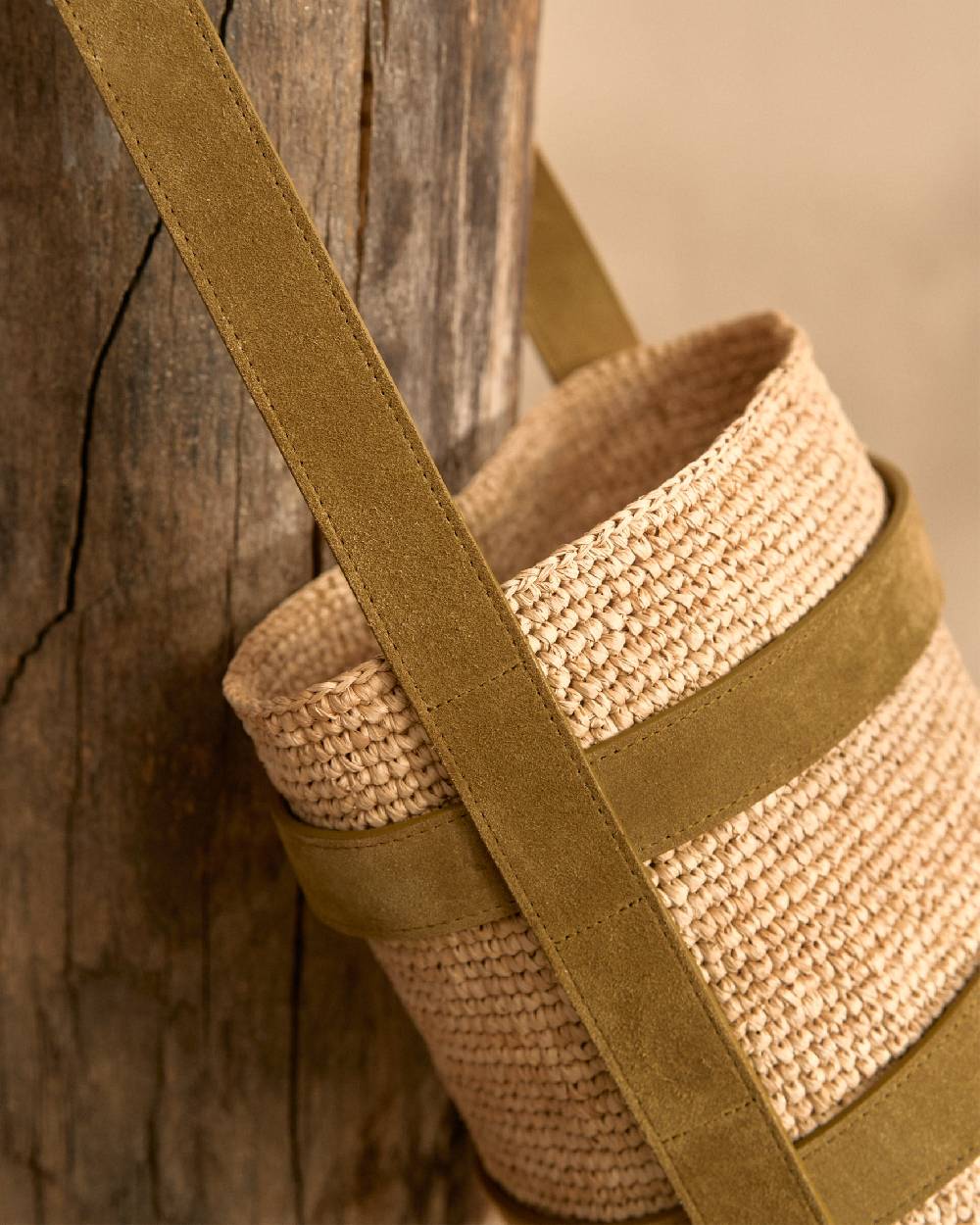 Manebí Bucket Raffia with Suede - Tan and Tobacco Ritorno libero