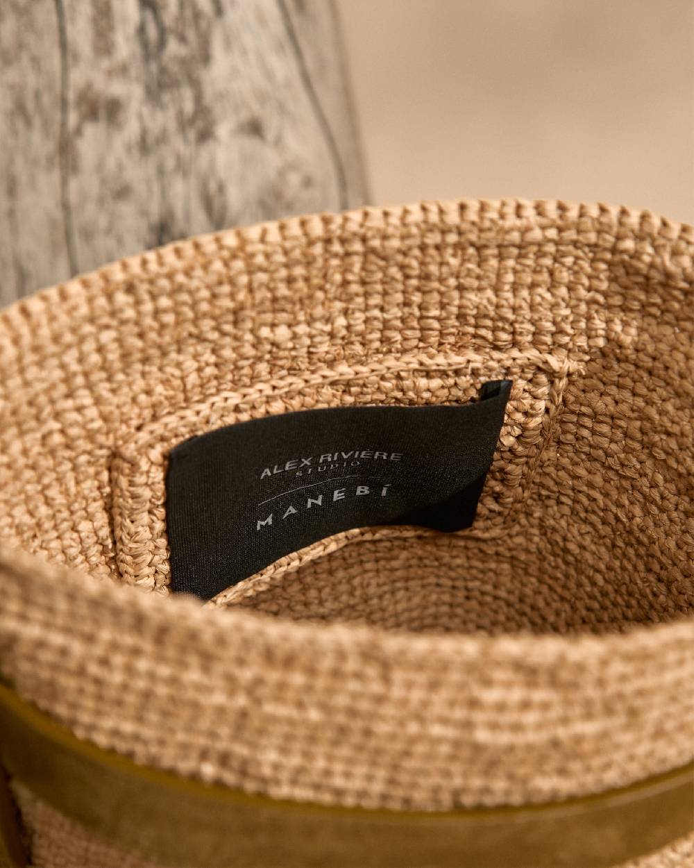Manebí Bucket Raffia with Suede - Tan and Tobacco Ritorno libero