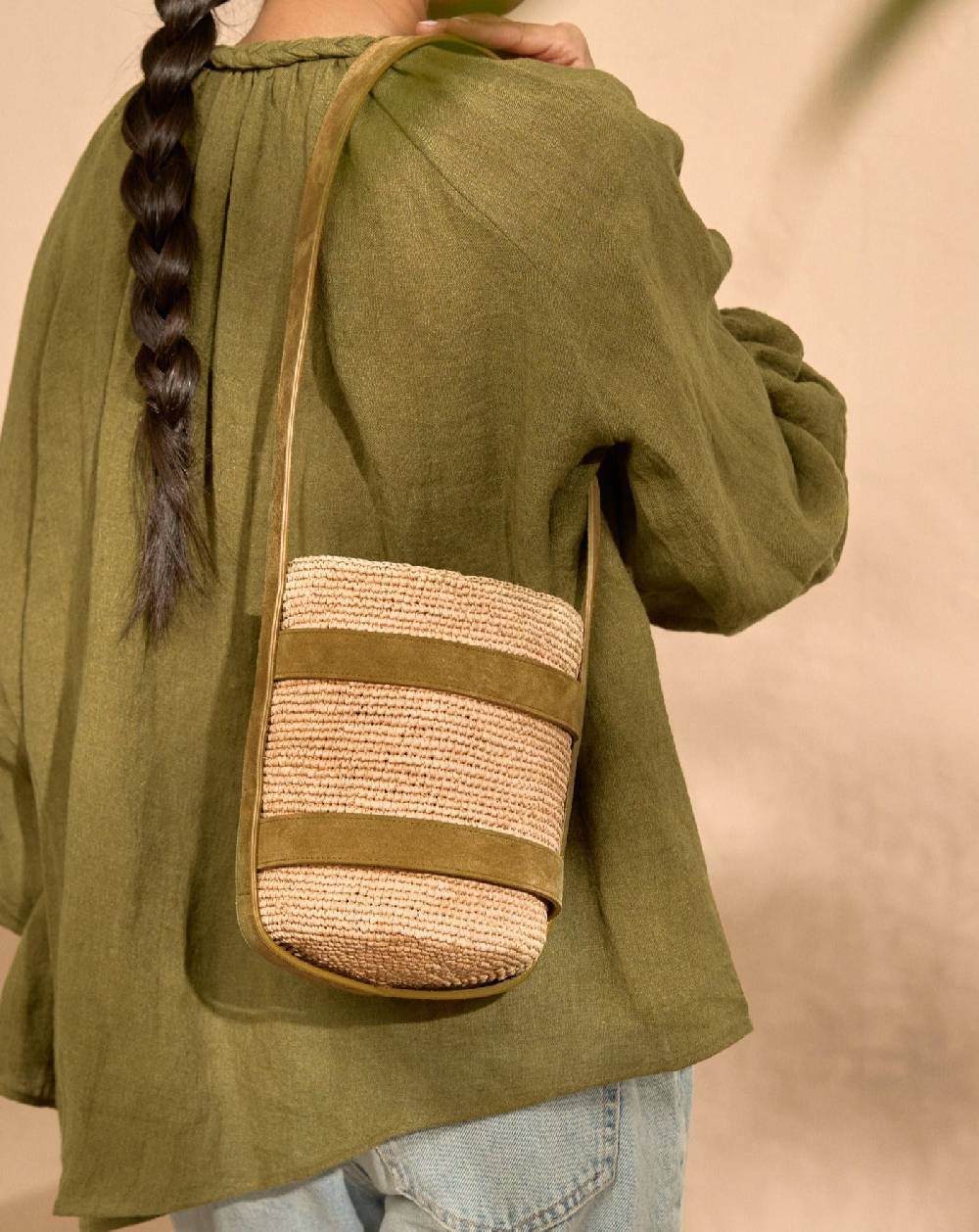 Manebí Bucket Raffia with Suede - Tan and Tobacco Ritorno libero