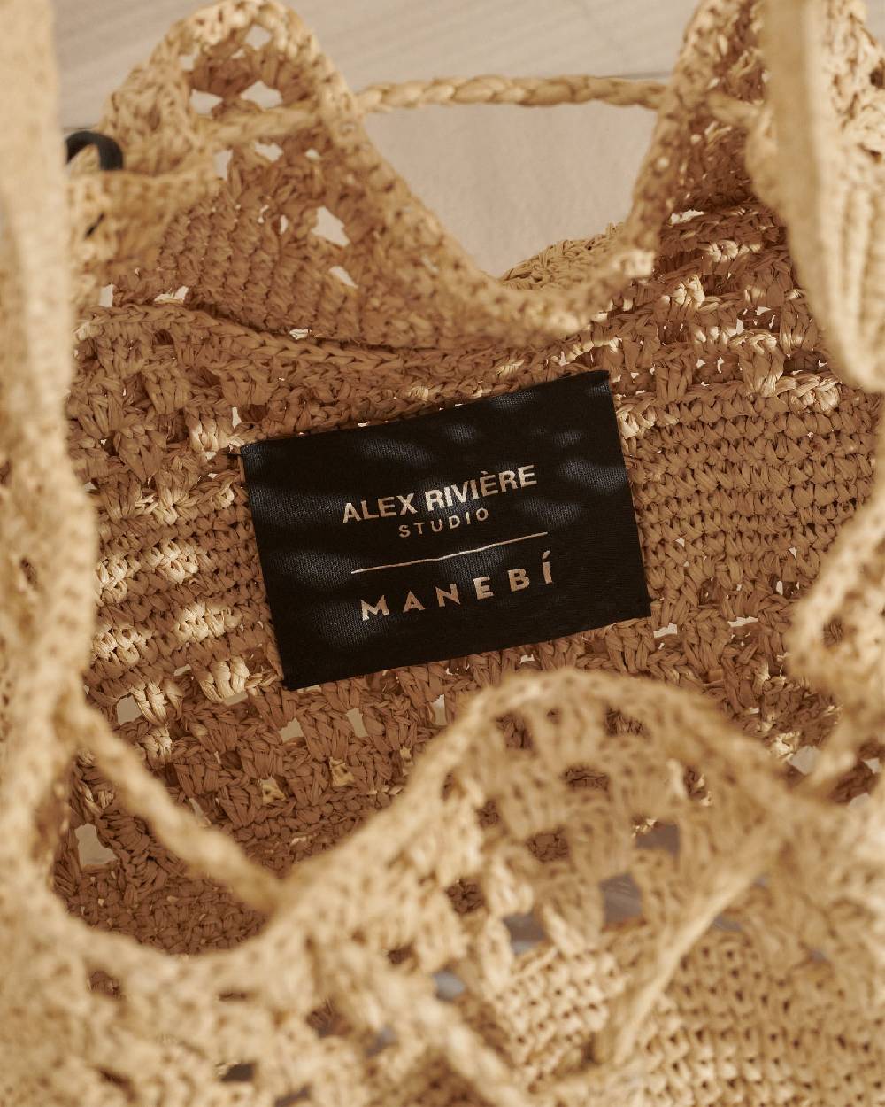 Manebí Bucket Raffia Bag - One Shoulder Strap Natural Rilascio limitato