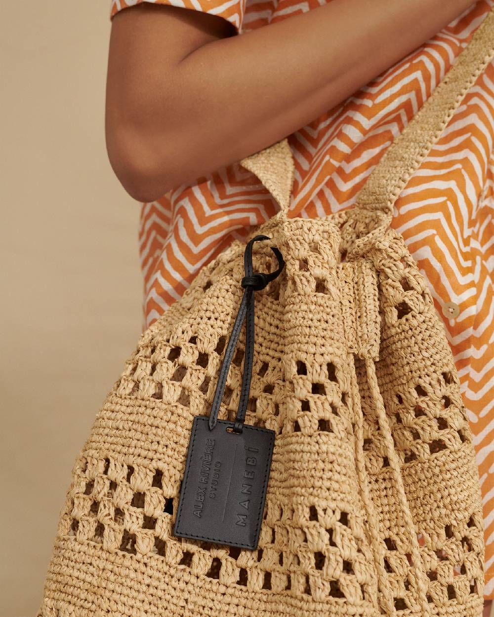 Manebí Bucket Raffia Bag - One Shoulder Strap Natural Rilascio limitato