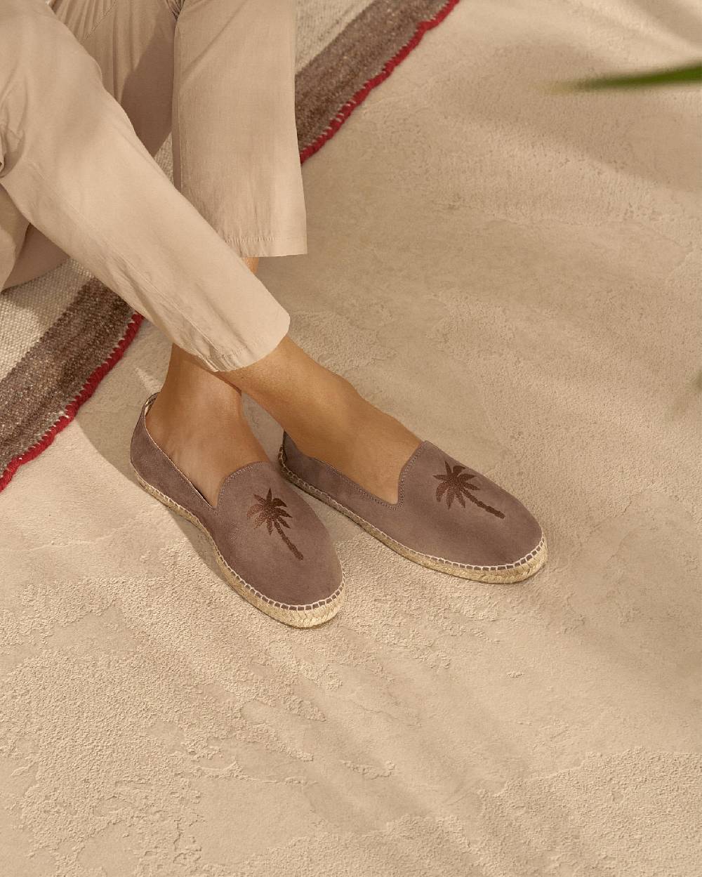 Manebí Suede With Embroidery|Espadrilles - Palm Springs Moka + Palm On Tone In vendita