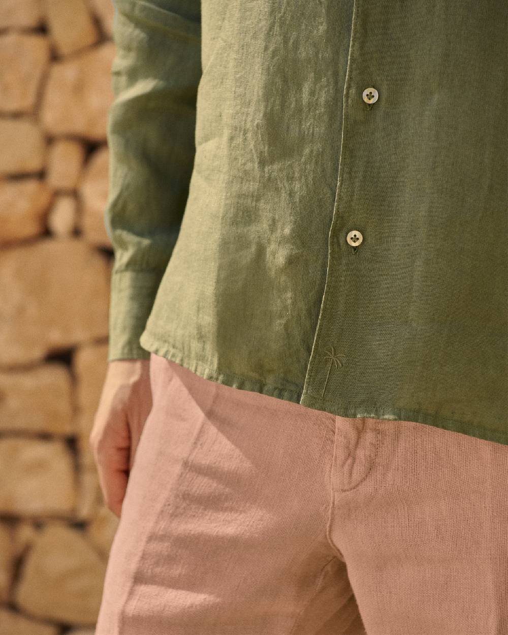 Manebí Panama Linen Shirt - Embroidered Palm Military Green Soddisfazione Garantita