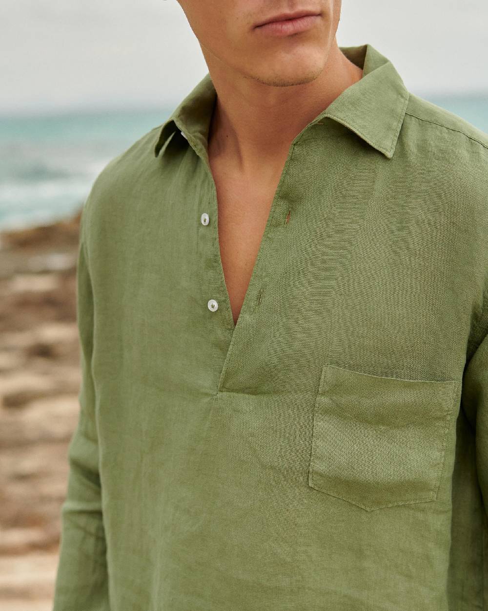 Manebí Washed Linen Nassau Polo Shirt - Embroidered Palm Military Green Fino Al -60%
