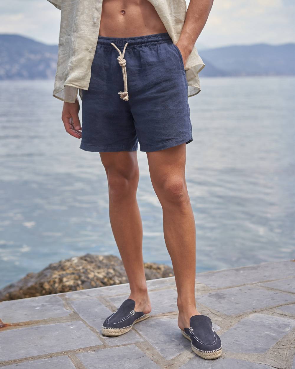 Manebí Washed Linen Malibu Shorts - Embroidered Logo Night Blue Sconto