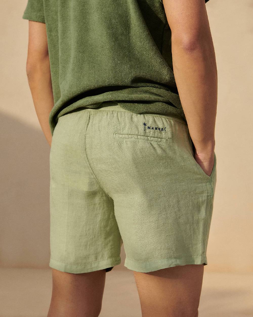Manebí Washed Linen Malibu Shorts - Embroidered Logo Military Green Offerta