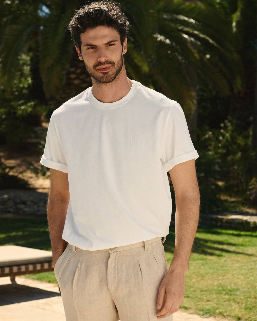 Manebí Jersey L. A. T-Shirt - Embroidered Logo Off White and Logo Embroidery Vendite Flash