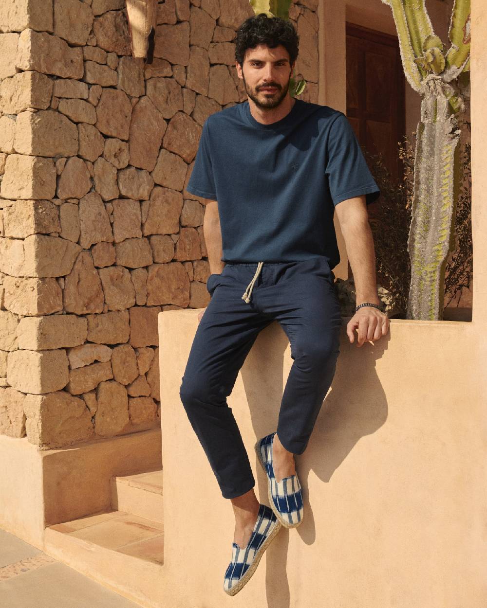 Manebí Jersey L. A. T-Shirt - Embroidered Night Blue Matching Palm and Back Logo Embroidery Sconto di tempo limitato