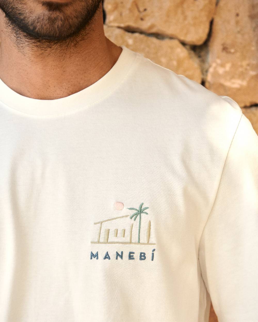 Manebí Jersey L. A. T-Shirt - Embroidered Off White and Multicolor House Embroidery Prezzo di fabbrica