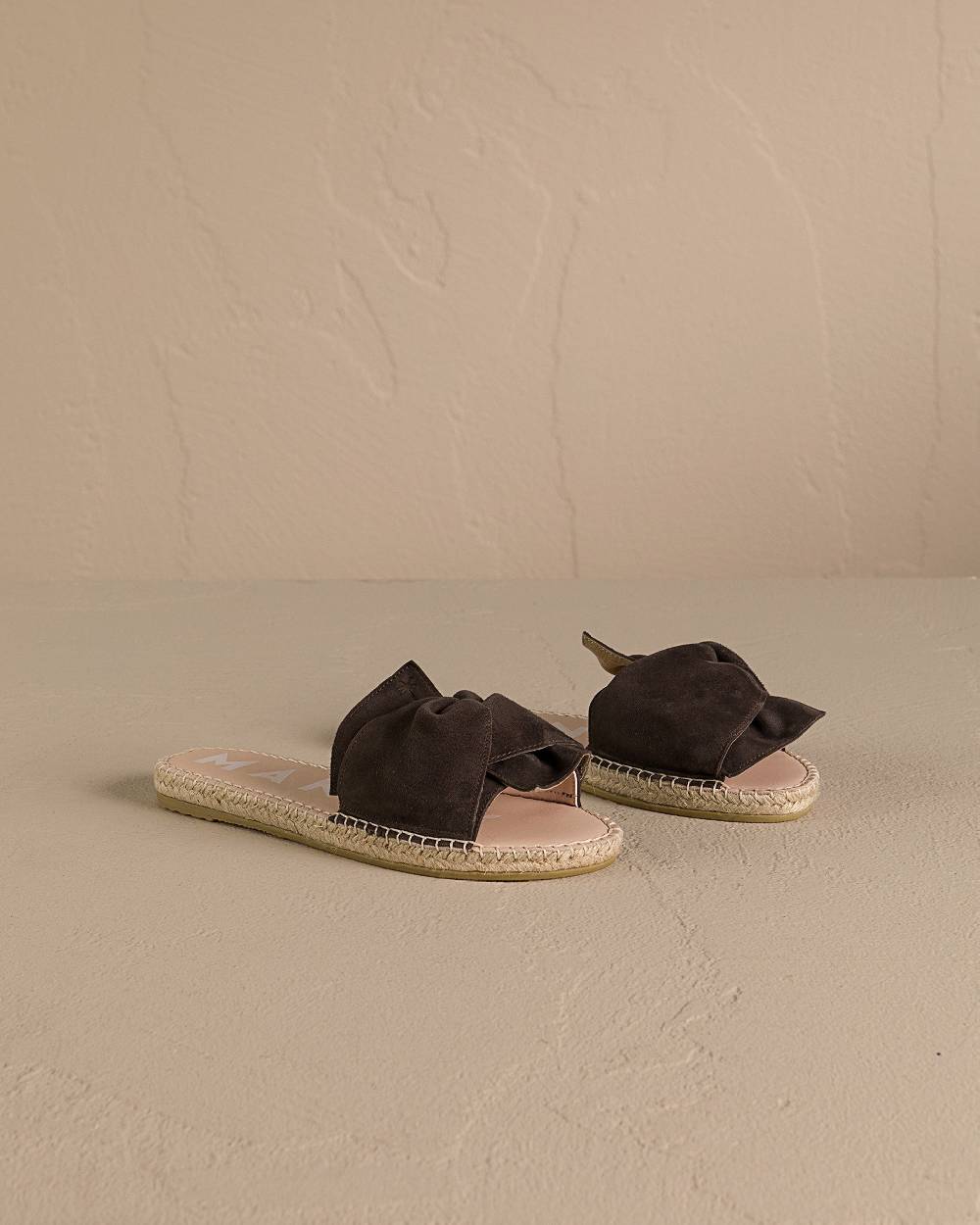 Manebí Soft Suede Sandals With Knot - Cocoa Grande vendita