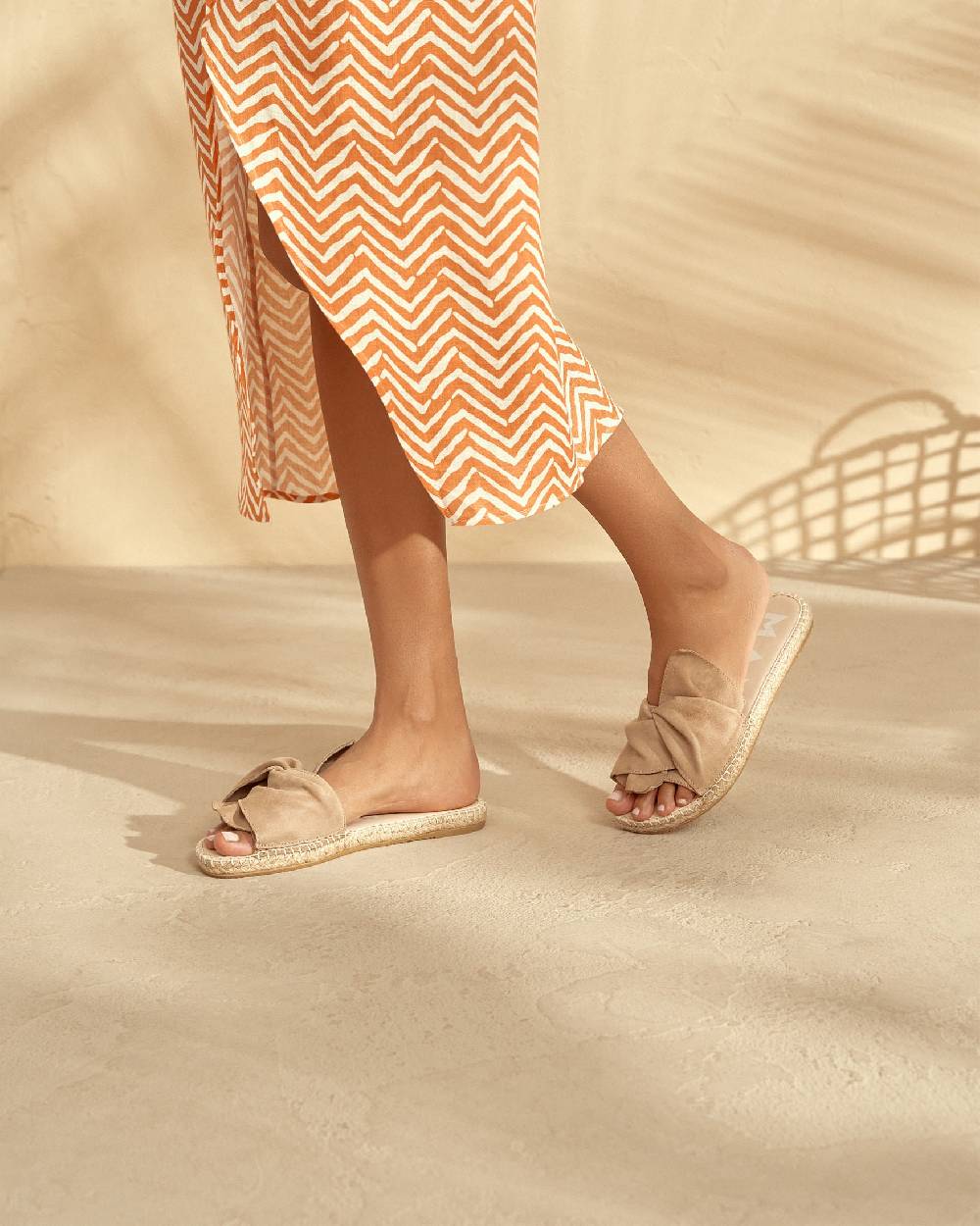 Manebí Soft Suede Sandals With Knot - Hamptons Vintage Taupe Black Friday