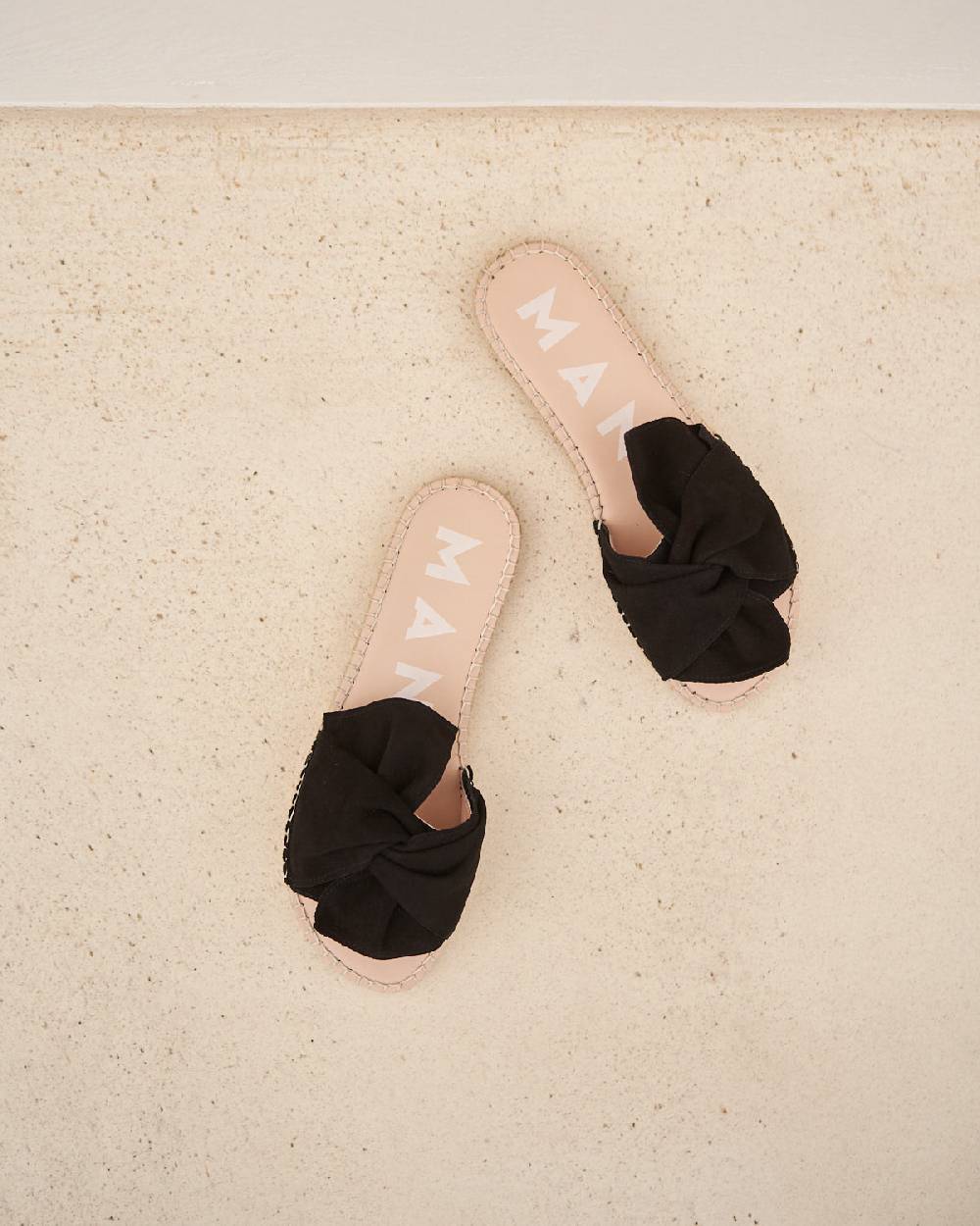 Manebí Sandali Bassi con Nodo - Hamptons - Nero Cyber Monday