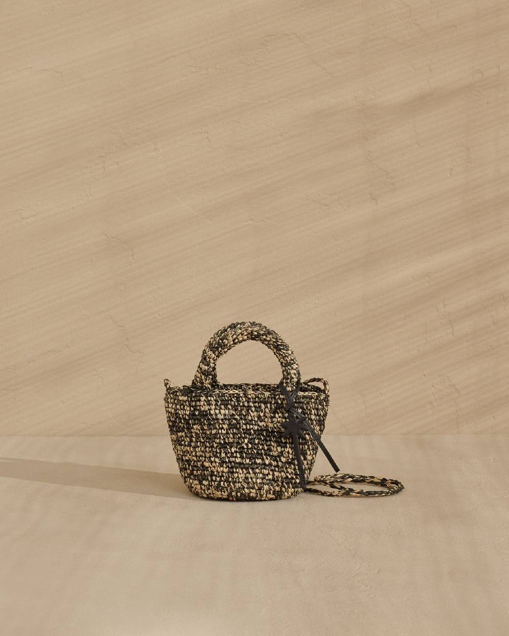 Manebí Raffia Summer Bag Mini - Palm Leather Tag Natural Black Melange Offerta Giorno del Papà