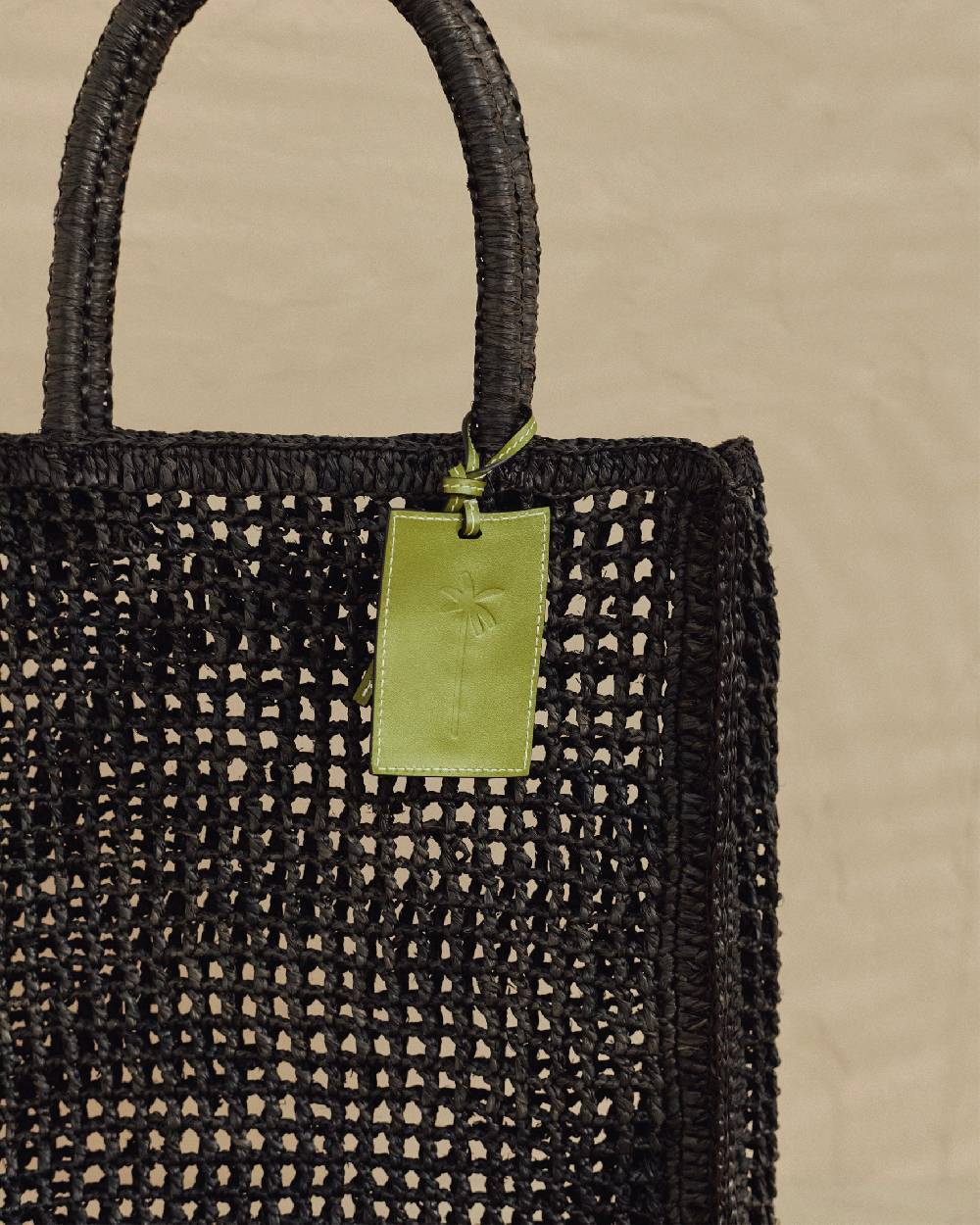 Manebí Raffia Net Bag - Leather Tag Black Vendita calda