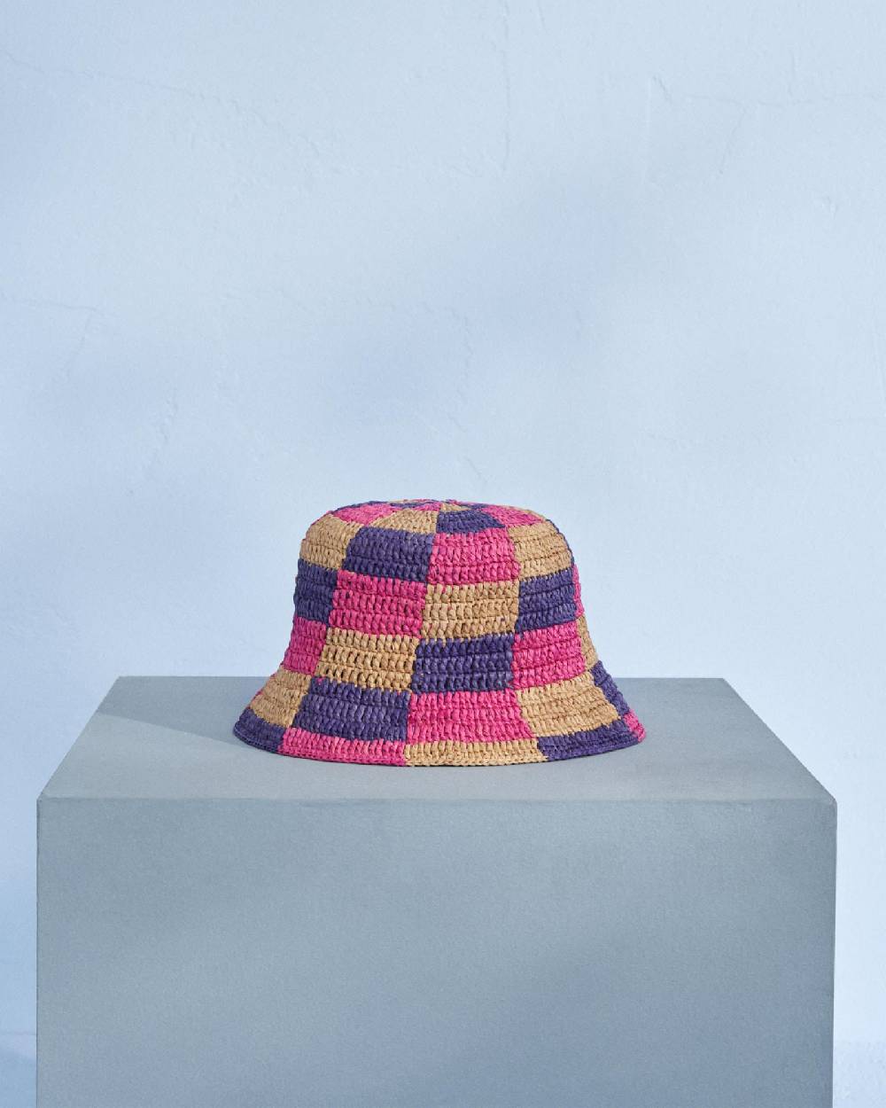 Manebí Raffia Bucket Hat - Embellished Bold Pink and Summer Purple Mix Offerta temporanea