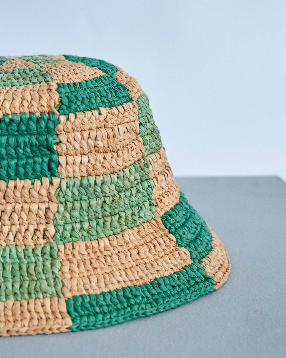 Manebí Raffia Bucket Hat - Embellished Vitamin and Pastel Green Mix Offerte esclusive