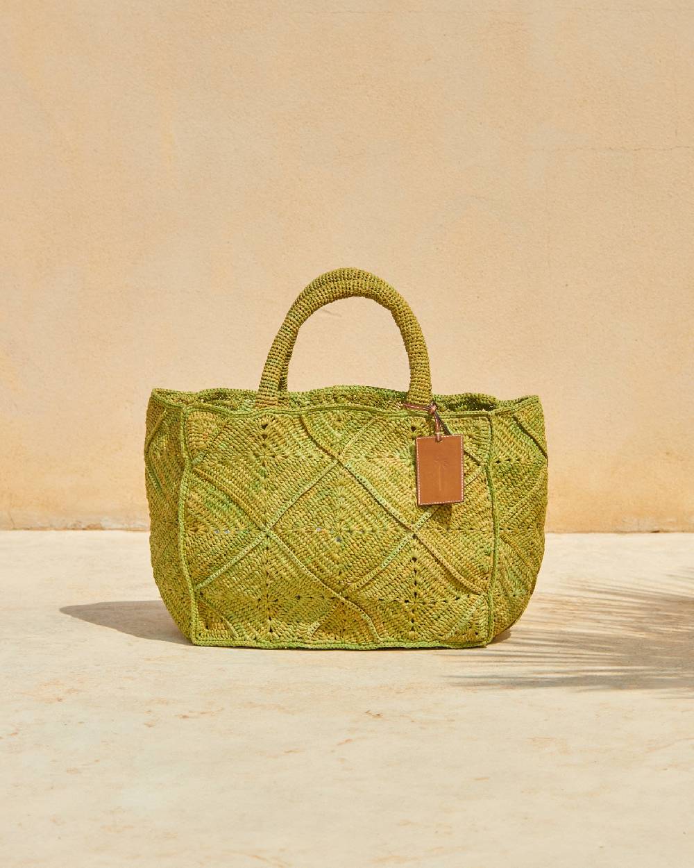Manebí Raffia Crochet Sunset Bag Large - Leather Tag Kaki Comprane uno, ottenene uno gratis