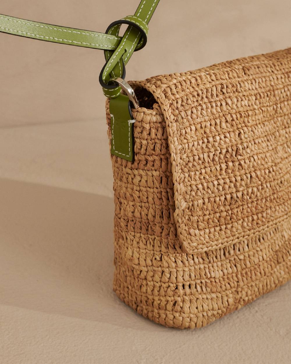 Manebí Raffia Summer Night Bag Medium - Palm Leather Tag Tan \u0026 Green Offerte giornaliere