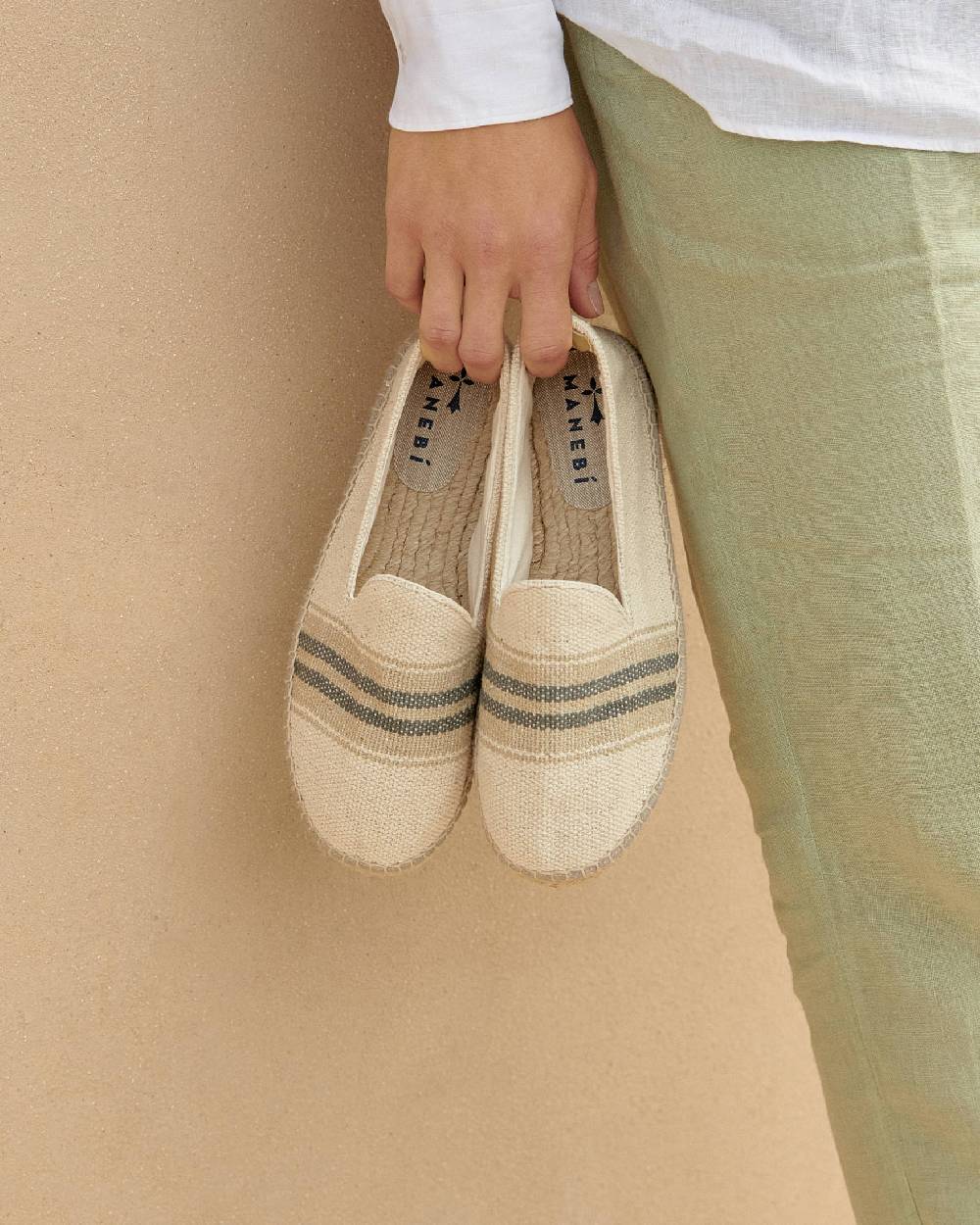 Manebí Espadrillas piatte in tela intrecciata - Yucatán - Doppie strisce grigie su beige Ultimi tre giorni