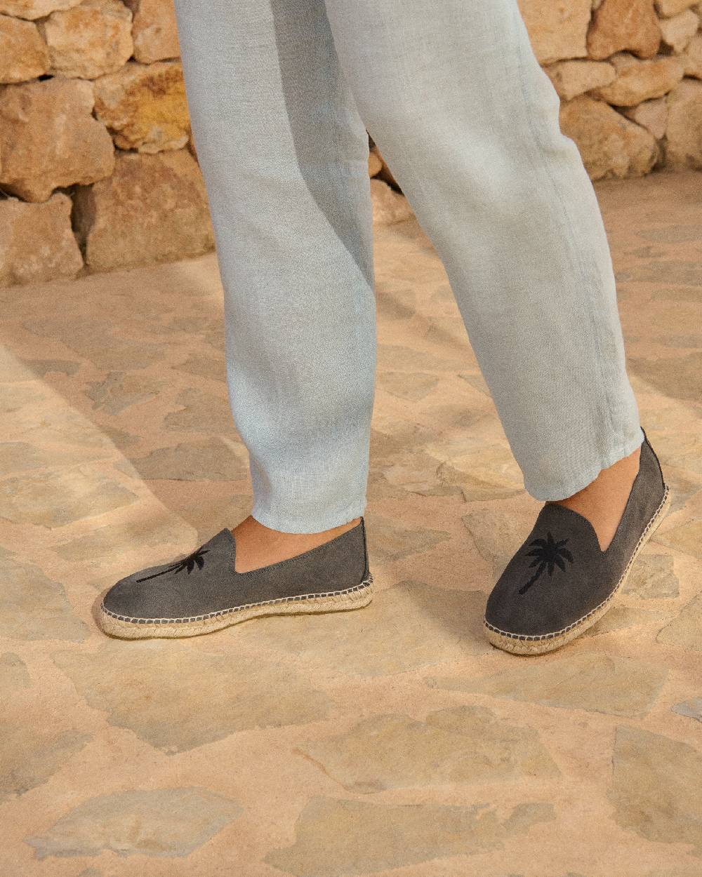 Manebí Suede With Embroidery Espadrilles - Palm Springs Carbon Grey + Black Palm Ultimi due giorni