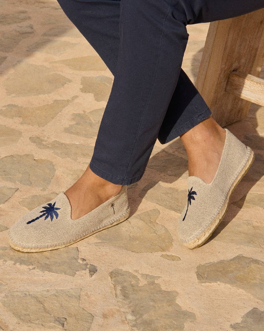 Manebí Organic Hemp With Embroidery Espadrilles - Palm Springs Natural + Navy Palm Offerta speciale della fabbrica