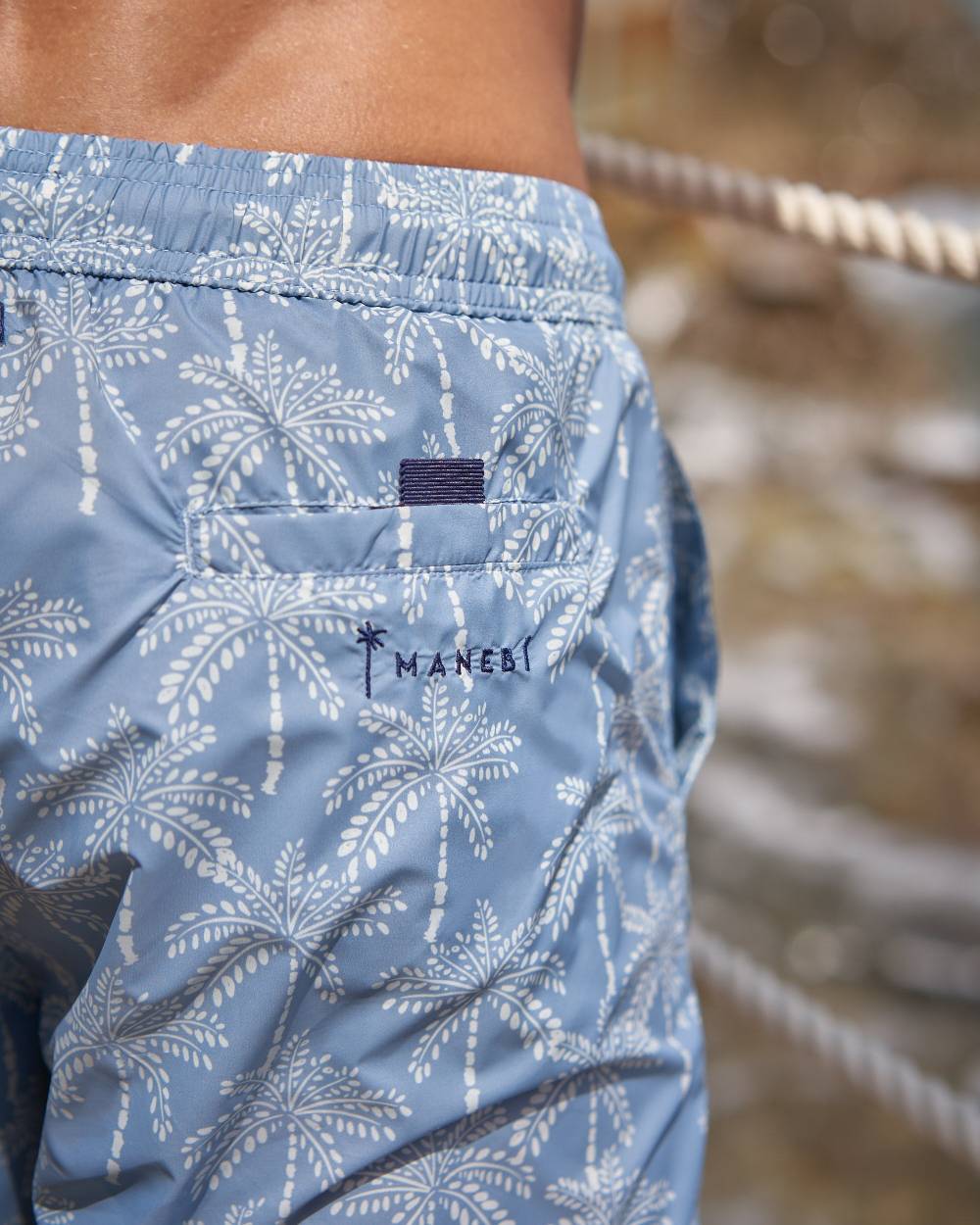 Manebí Printed Palms Swim Shorts - Recycled Ultra Light Indigo W White Palms 50% di sconto con spedizione gratuita
