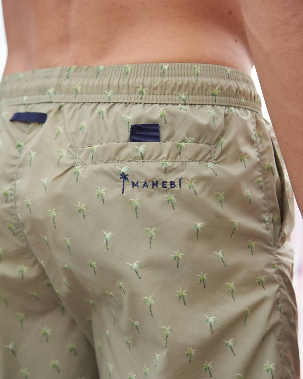 Manebí Printed Palms Swim Shorts - Recycled Ultra Light Sage Palms Watercolors Esporta salva