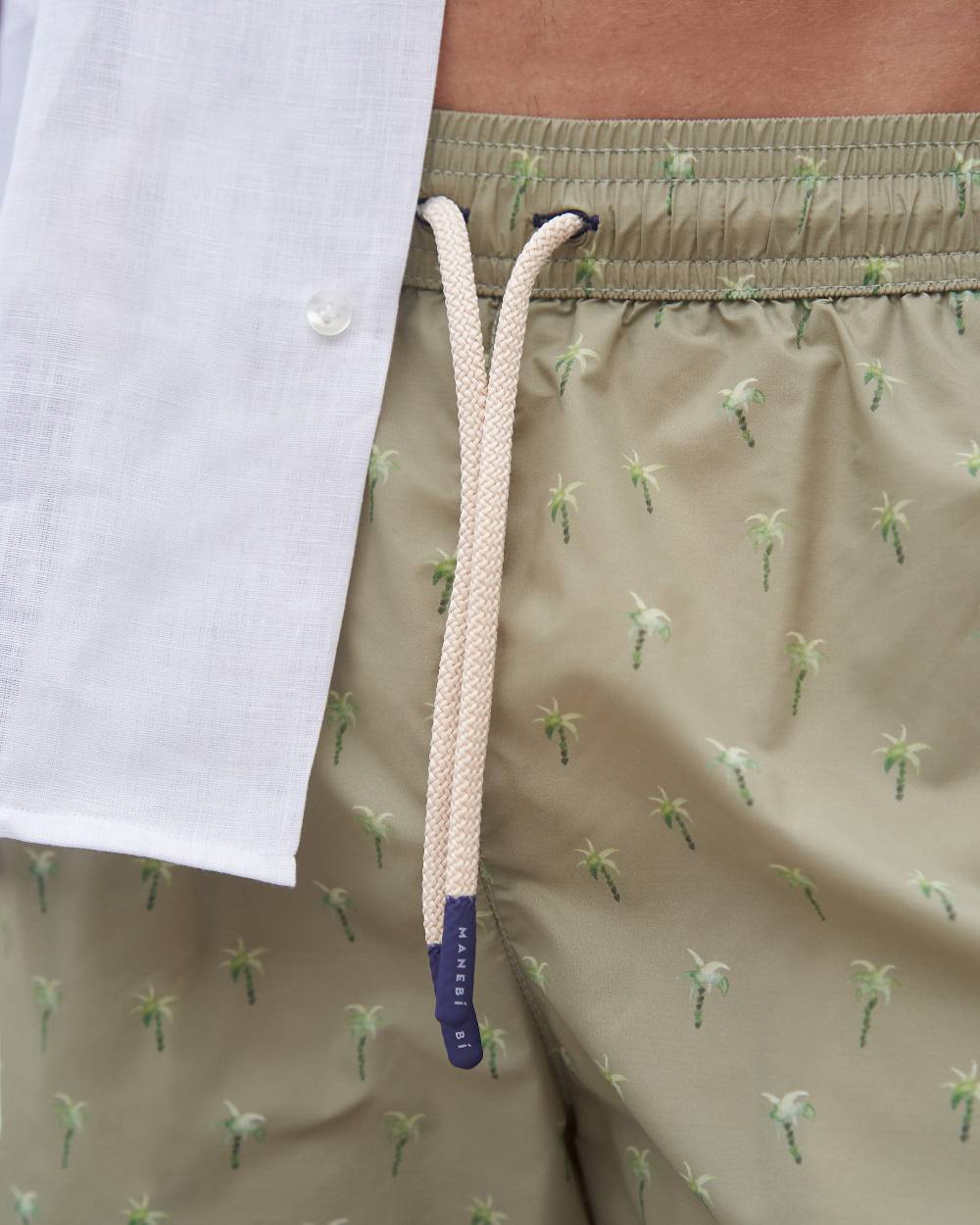 Manebí Printed Palms Swim Shorts - Recycled Ultra Light Sage Palms Watercolors Esporta salva