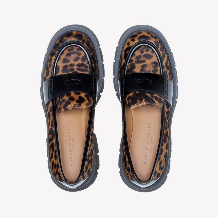 Roberto Festa MOCASSINO IN PELLE DI VITELLO CON STAMPA LEOPARDATA ALIAH In Linea