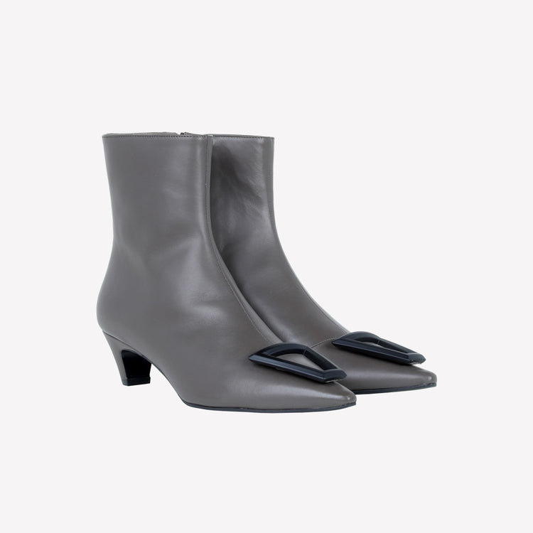 Roberto Festa Ankle boot in agnello con dettaglio in metallo opaco Lissy Sconto