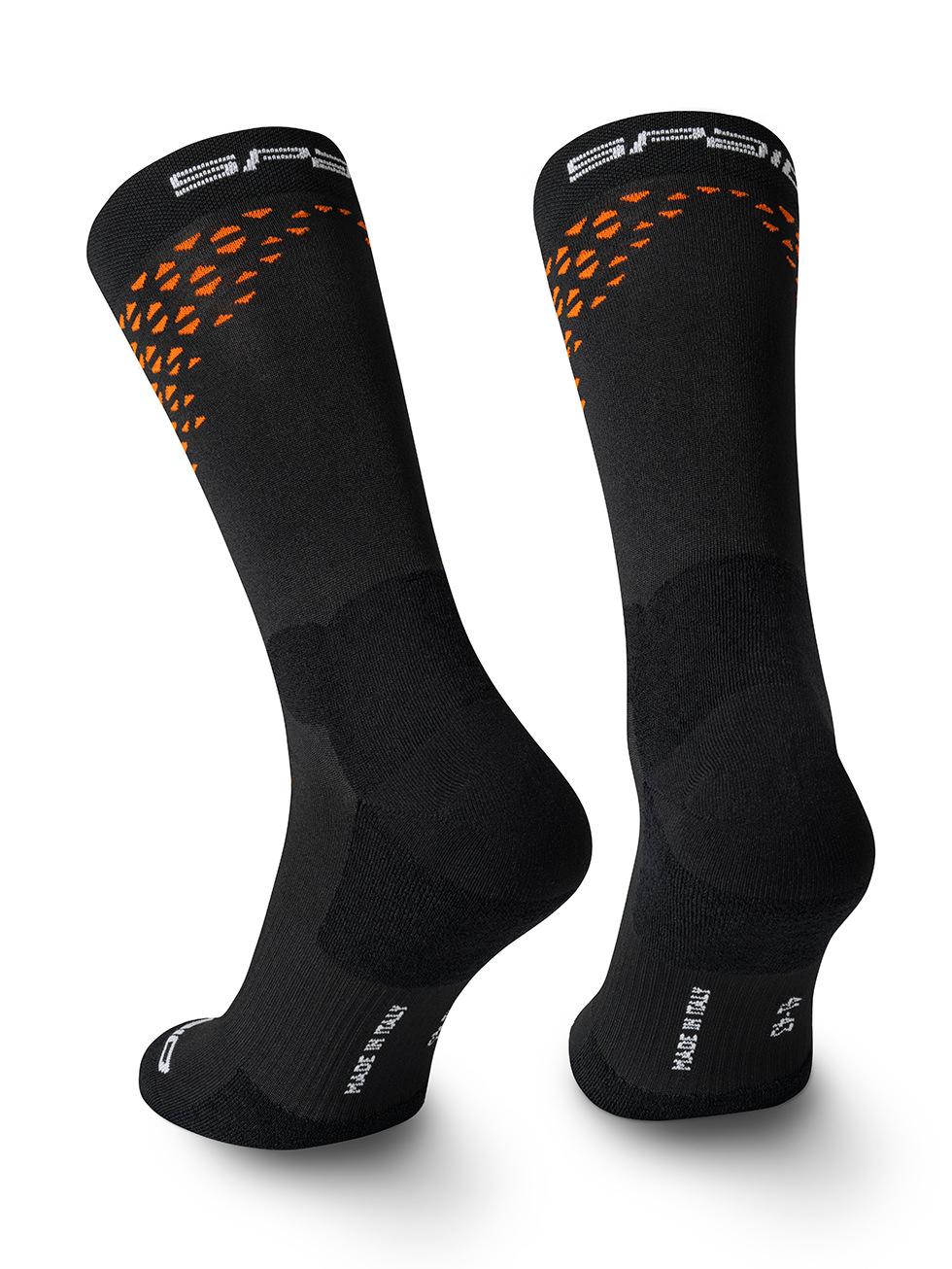 Spaio SPAIO CALZINI DA TREKKING TREKKING SOCKS FIERCE BLACK/ORANGE Vendita