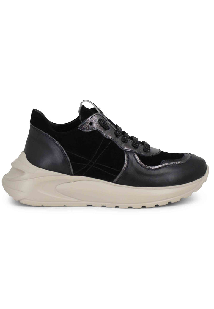 Spatarella Sneakers donna in pelle nera con suola in gomma In Saldo