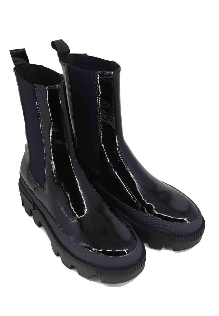 Spatarella Stivaletti donna in vernice nera con fondo carrarmato Violet Outlet