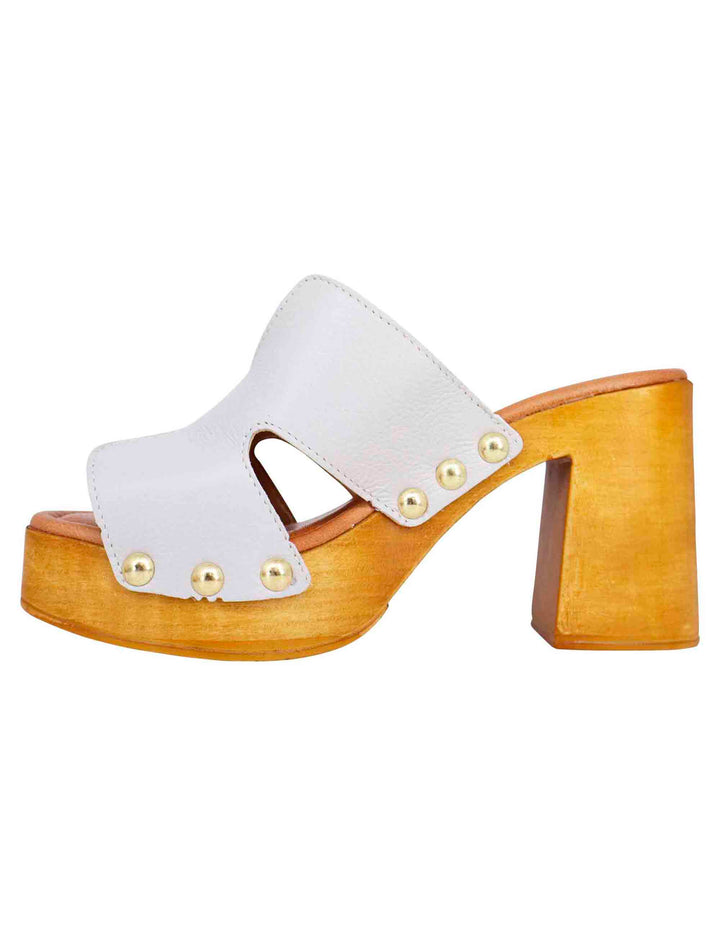 Spatarella Sandali zoccoli donna in pelle bianca con fibbie oro e tacco alto Acquista Ora