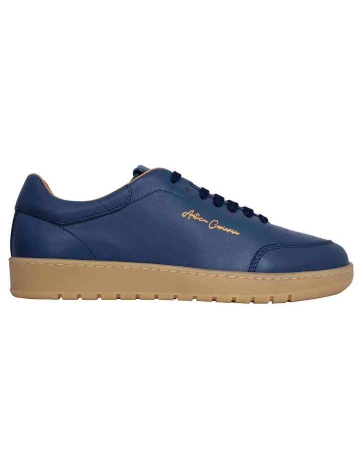 Spatarella Sneakers uomo in pelle celeste con suola in gomma ambra Pezzi Unici