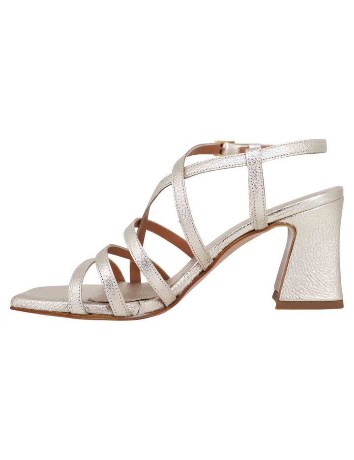 Spatarella Sandali slingback donna in pelle laminata platino con tacco alto e punta quadra Moda
