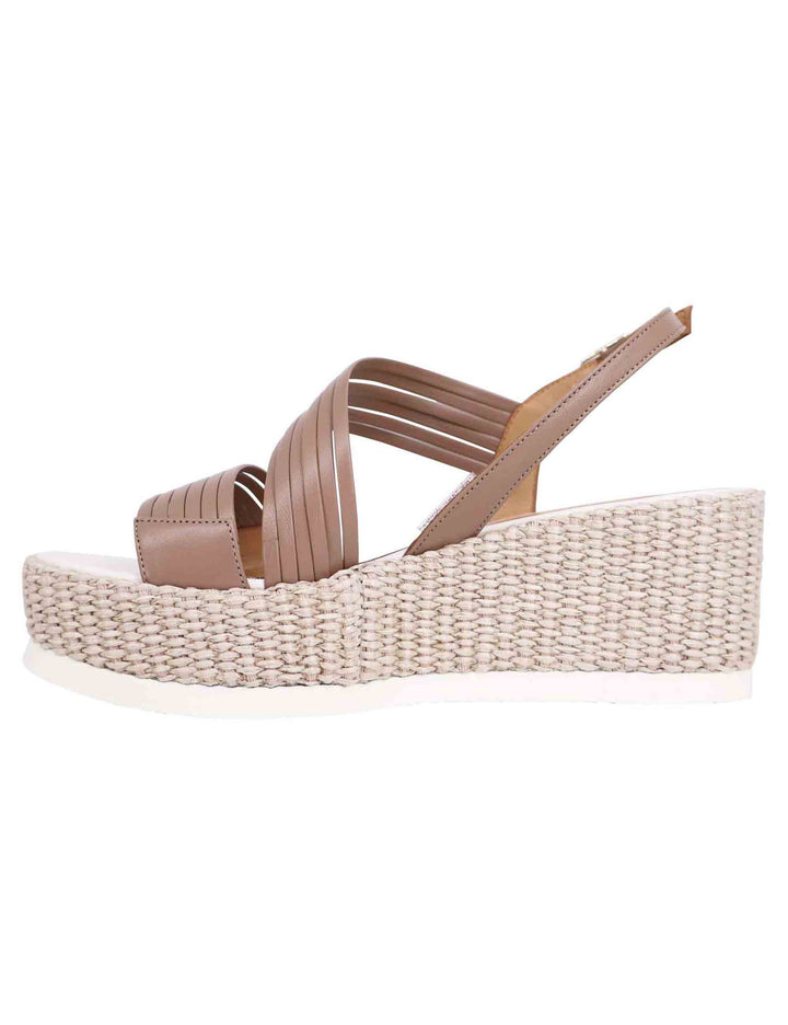Spatarella Sandali slingback donna in pelle taupe con zeppa bassa fasciata in tessuto Limitato a 3 giorni