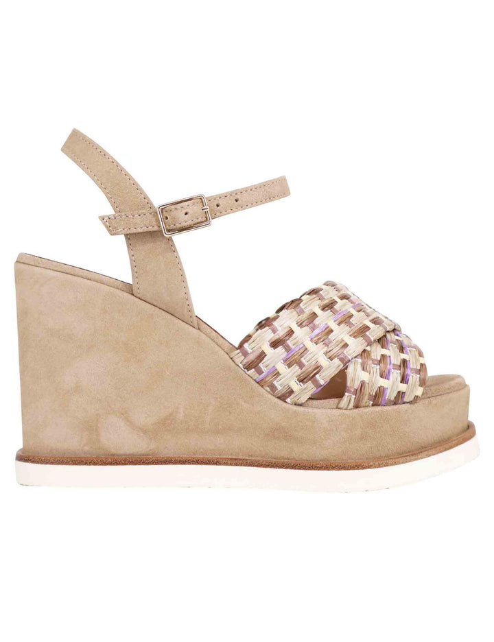 Spatarella Sandali donna in camoscio beige con cinturino alla caviglia e zeppa alta In Linea