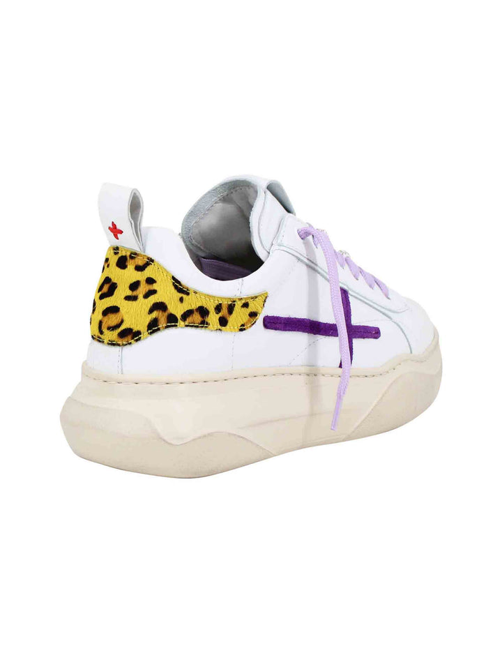 Spatarella Sneakers donna in pelle bianca con riporti in contrasto Ultimi due giorni
