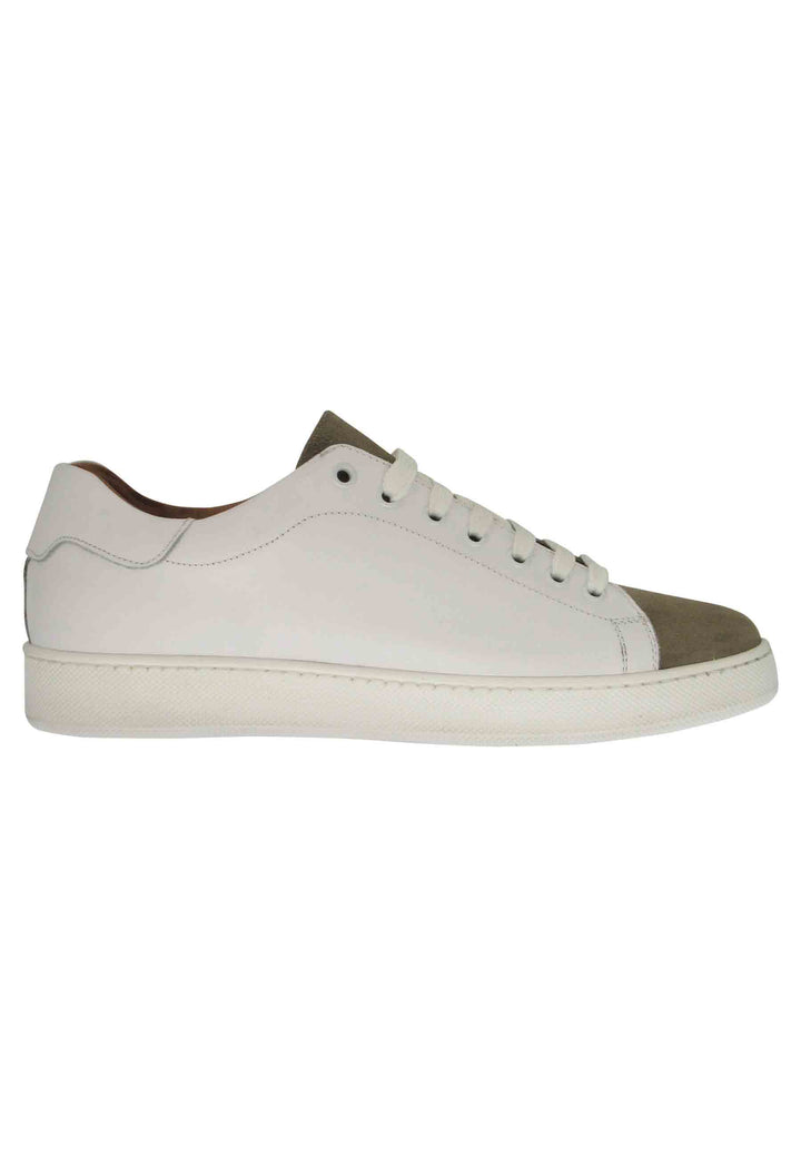 Spatarella Sneakers uomo in pelle off white con fondo in gomma Ultimo giorno